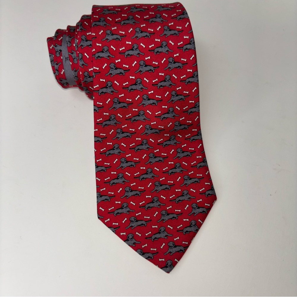 Vineyard Vines Men's Silk Tie Dogs and Bones Red Gray